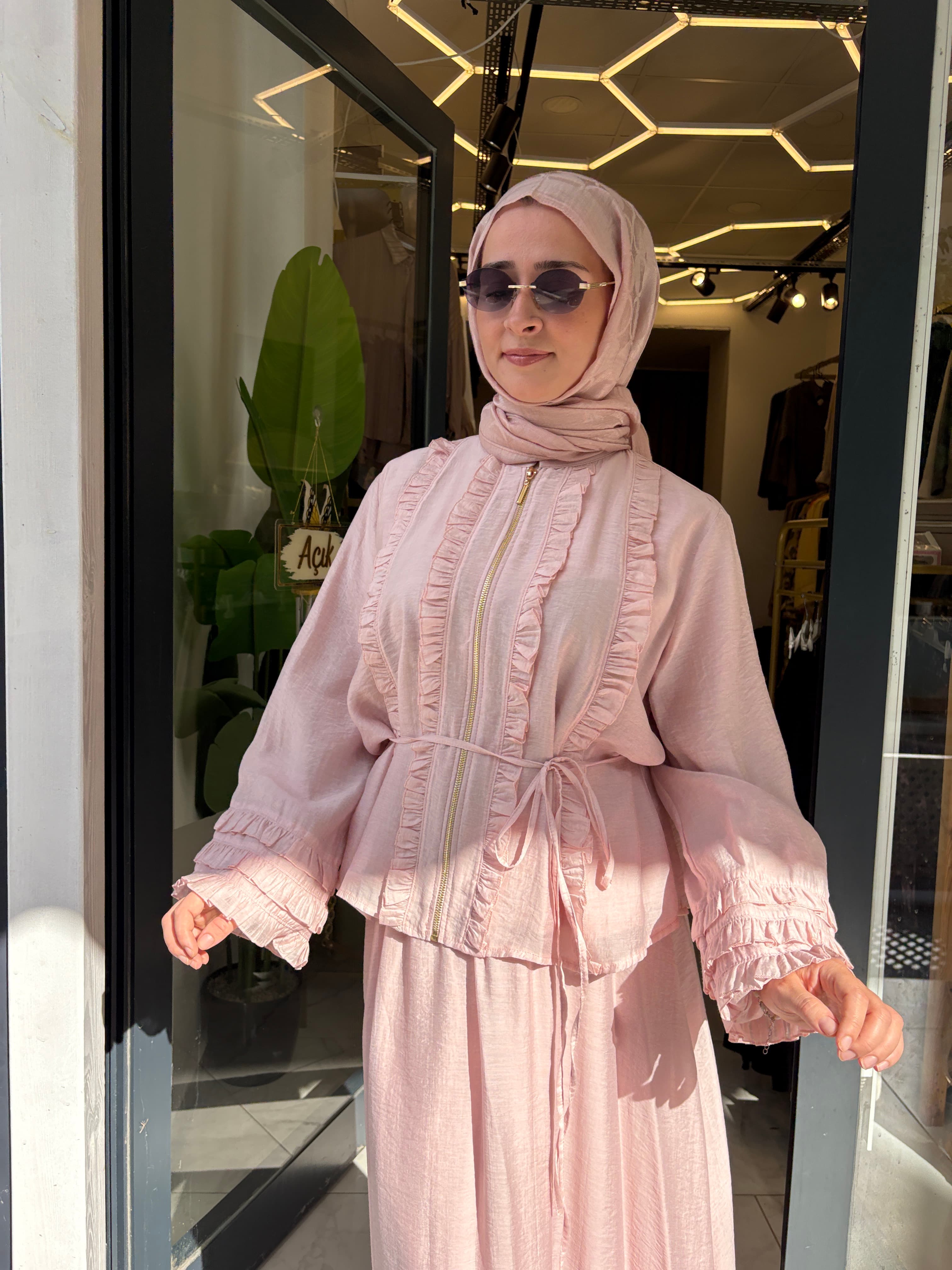 Pembe etekli takım