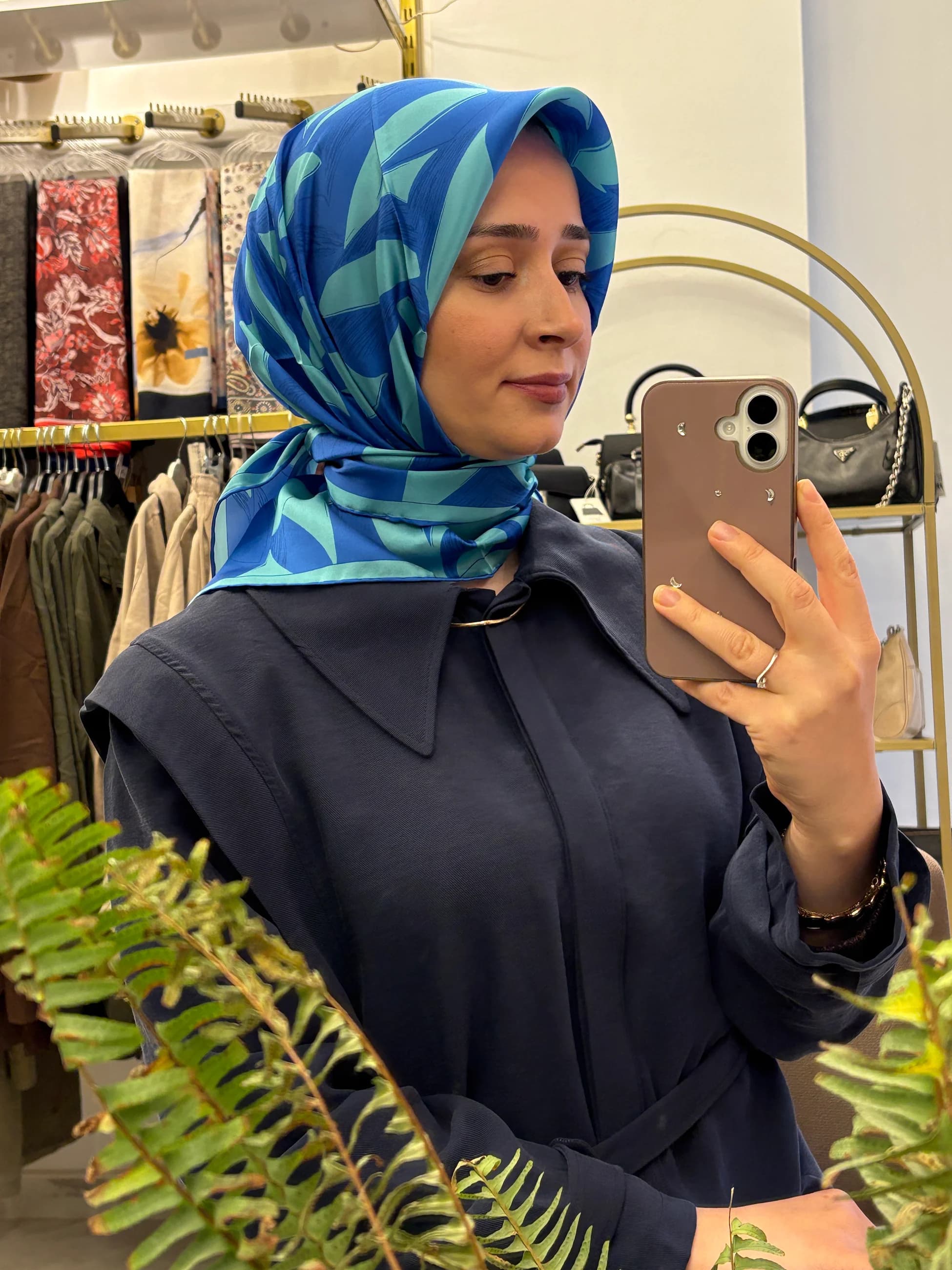 Belli Sura İpek Eşarp