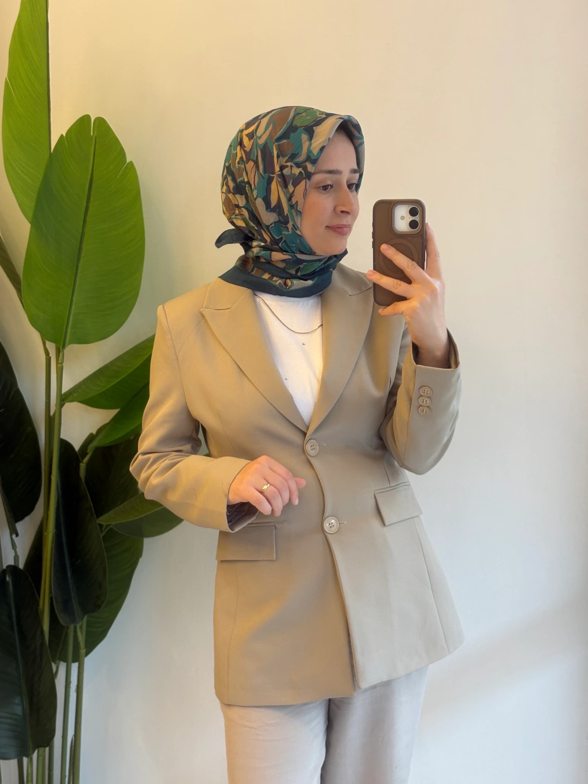 Emproyal Lidia Eşarp